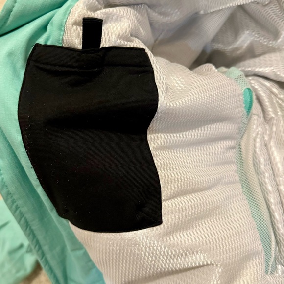 Oakley thinsulate Gretchen Bleiler ski jacket, LARGE - Picture 10 of 16